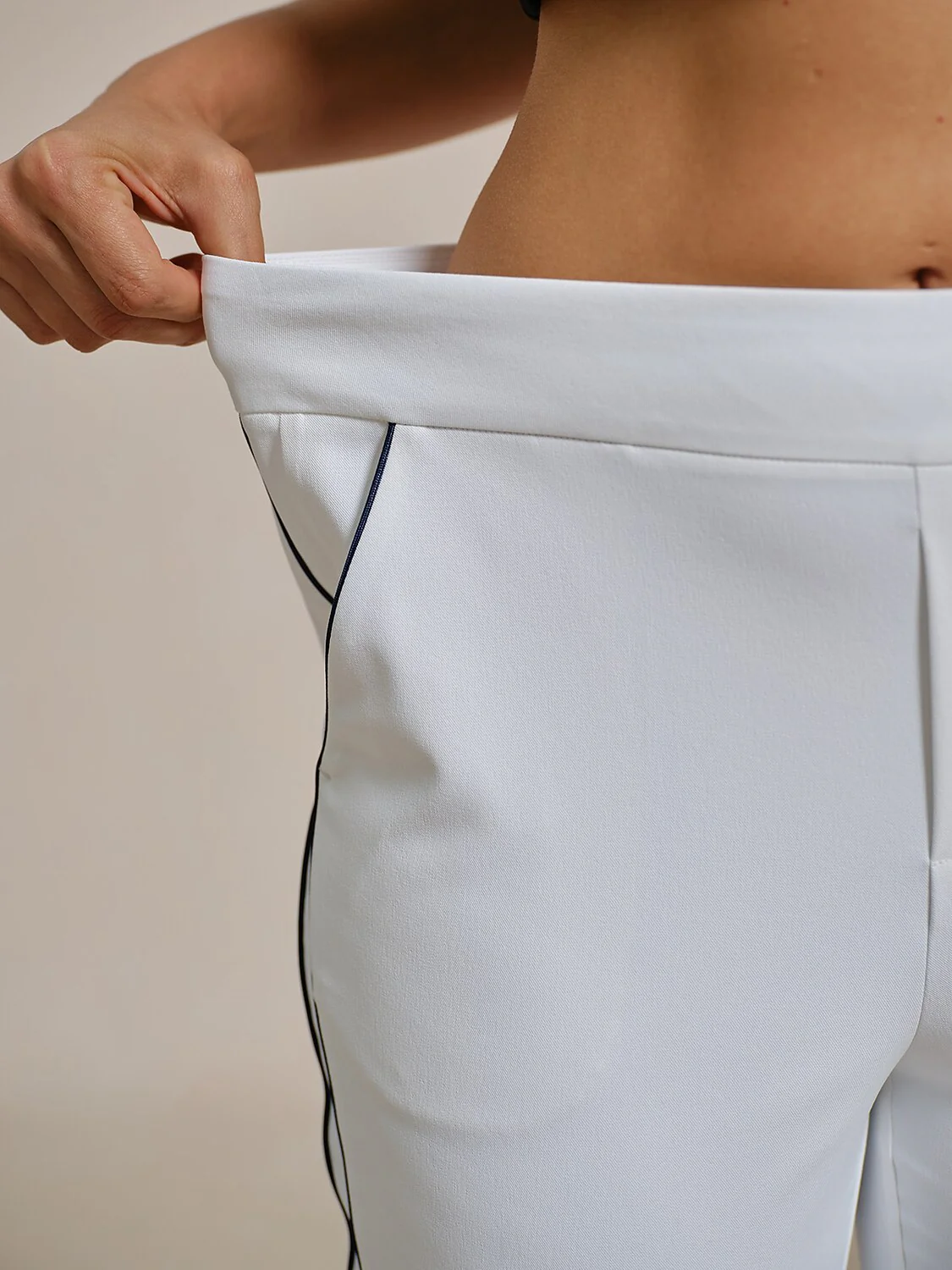 EAGLE 22 Inch Performance Stretch Trimmed Capri Pants - Image 6