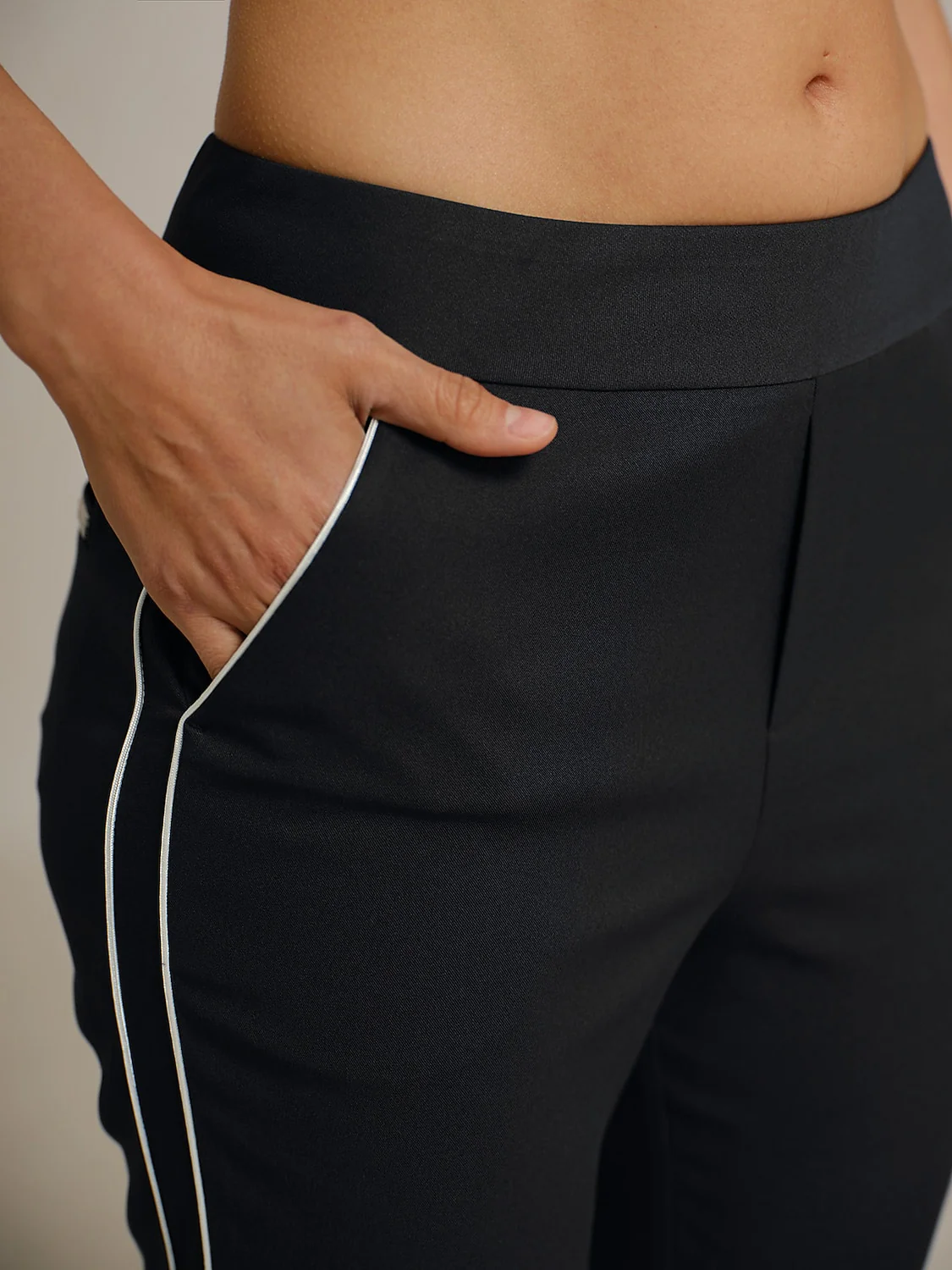 Eagle 28 Inch Performance Stretch Trimmed Ankle Pants - Image 43