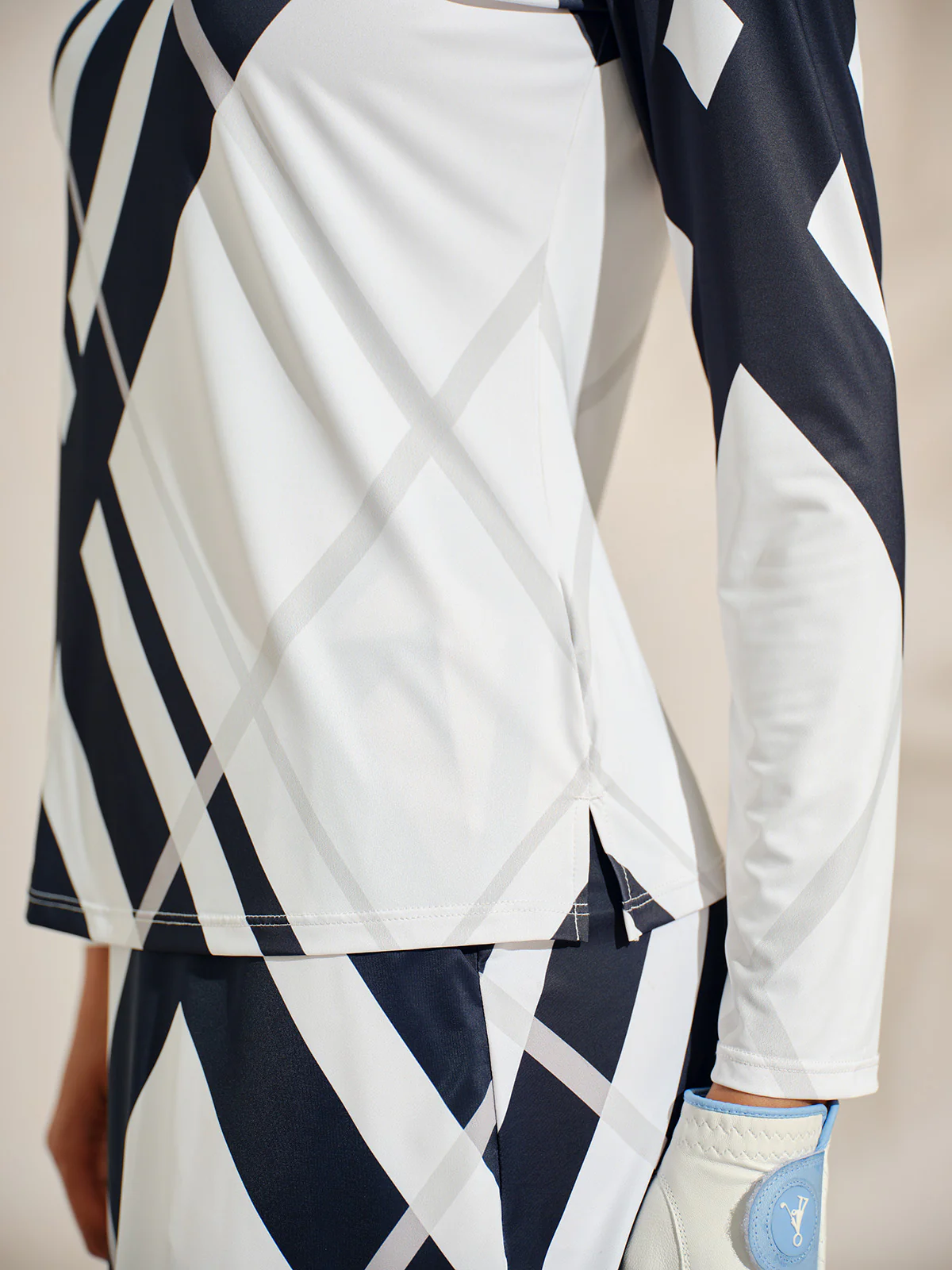 Not So Classic Silky Golf Shirt Quarterzip UPF50+ - Image 3