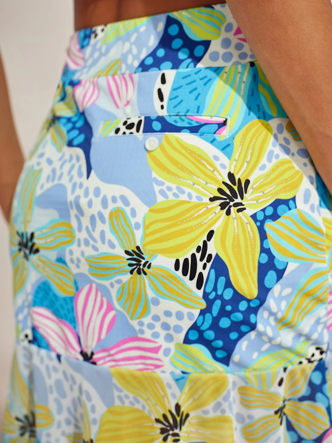 Ultrasoft Premium 19 Inch A-Line Ruffle Skort UPF50+ - Image 4