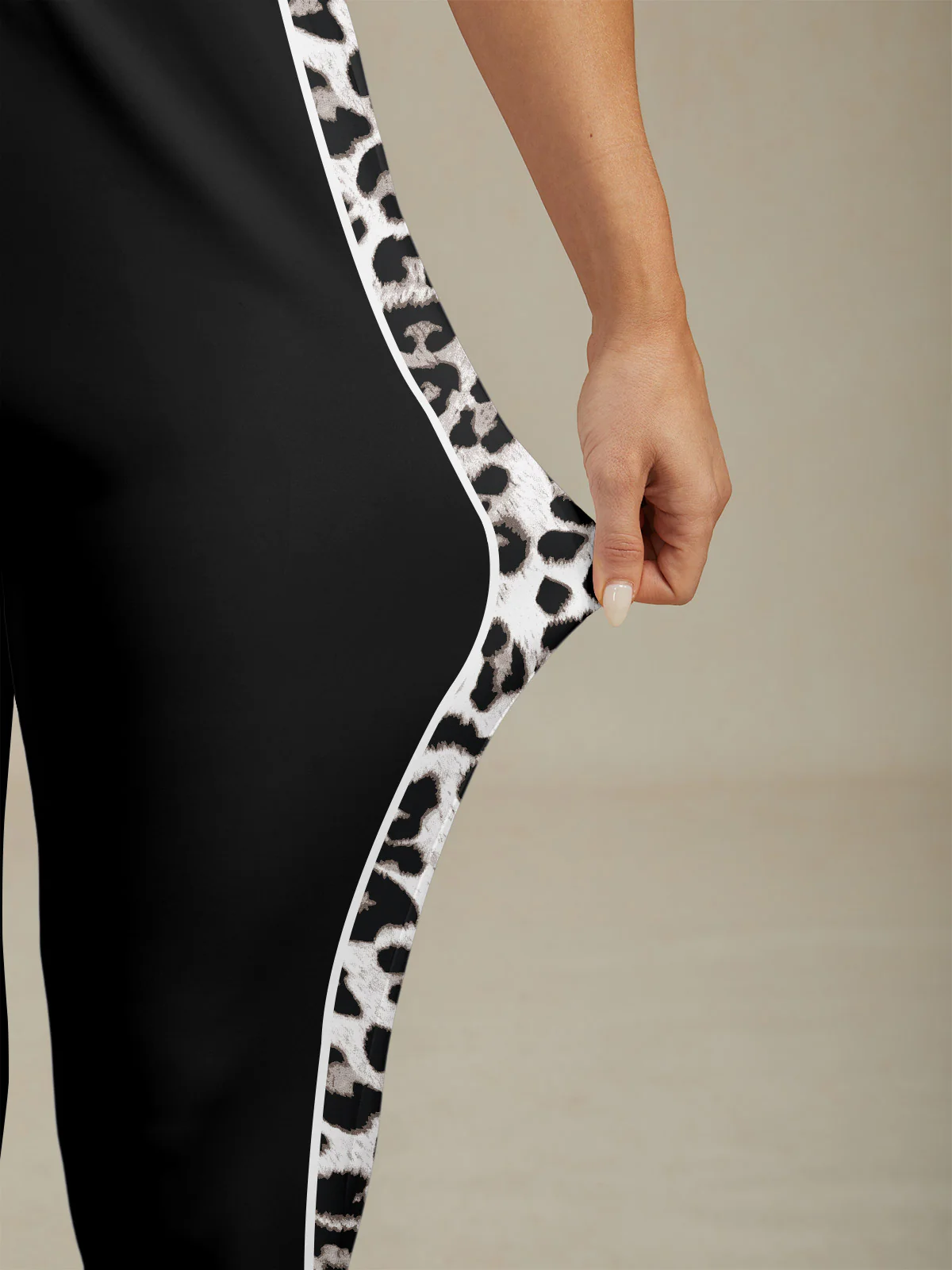 Wildlife Party 26.5 Inch Drawstring Ankle Sweatpants - Image 4